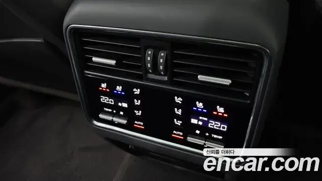 Porsche Cayenne 2021 — Photo 11/20