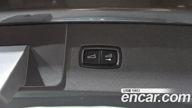 Porsche Cayenne 2021 — Photo 13/20