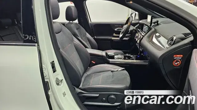Mercedes-Benz GLA-Class 2022 — Фото 10/20