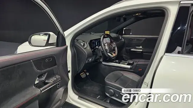 Mercedes-Benz GLA-Class 2022 — Фото 11/20
