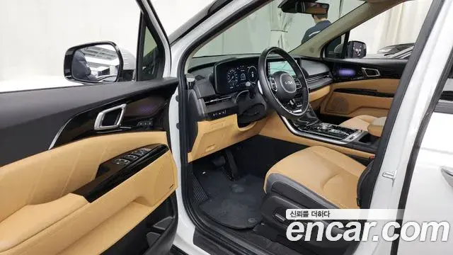Kia Carnival 2023 — Photo 14/20