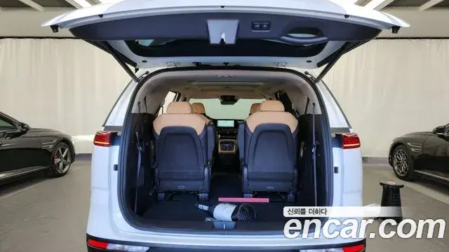 Kia Carnival 2023 — Photo 9/20
