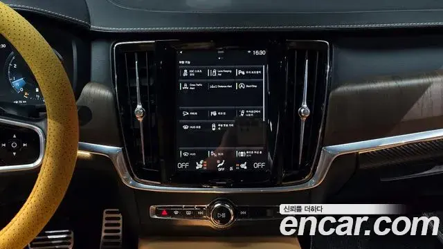 Volvo S90 2021 — ფოტო 16/20