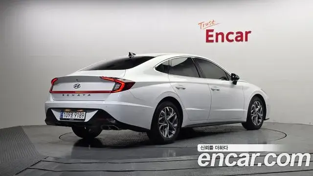 Hyundai Sonata Hybrid 2021 — ფოტო 8/19
