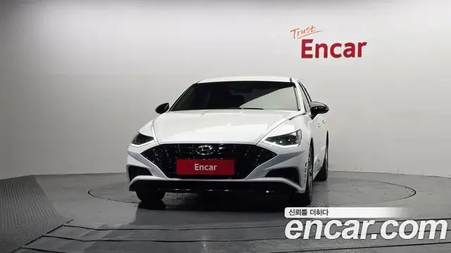 Hyundai Sonata Hybrid 2021 — ფოტო 17/19