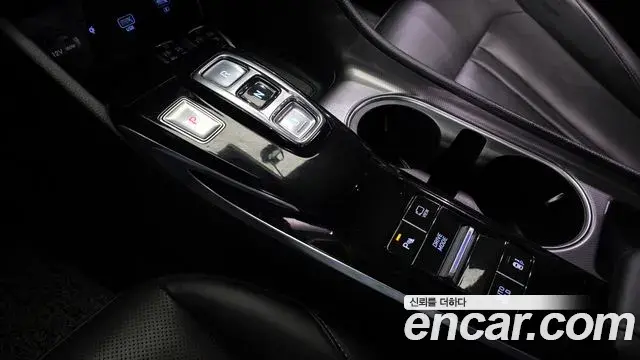 Hyundai Sonata Hybrid 2021 — ფოტო 10/19