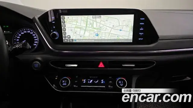 Hyundai Sonata Hybrid 2021 — ფოტო 19/19