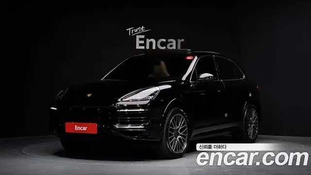 Porsche Cayenne 2021 — Фото 1/20