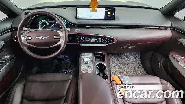 Genesis GV70 2021 — ფოტო 15/20