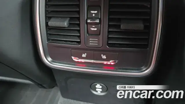 Porsche Macan 2023 — ფოტო 10/20