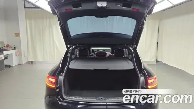 Porsche Macan 2023 — ფოტო 15/20