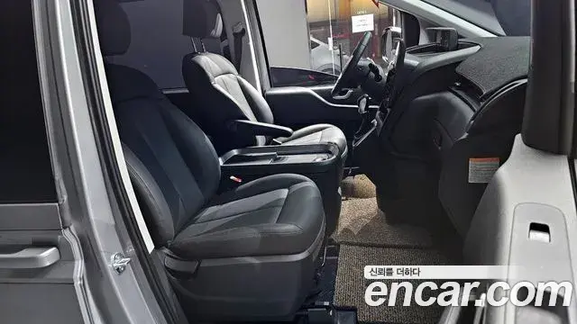 Hyundai Staria 2025 — ფოტო 6/20