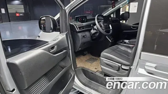 Hyundai Staria 2025 — ფოტო 17/20