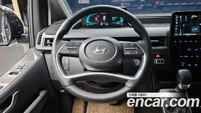 Hyundai Staria 2025 — ფოტო 13/20