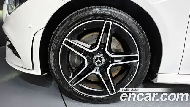 Mercedes-Benz CLA-Class 2020 — Photo 13/20