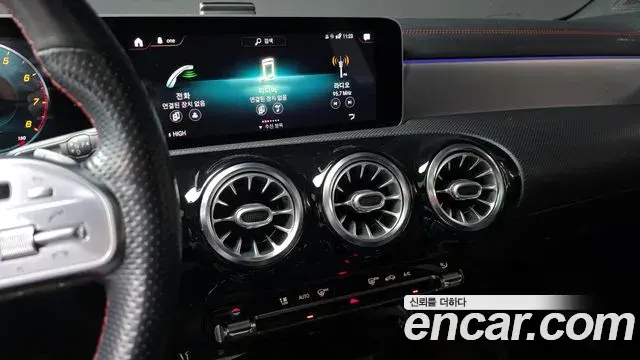 Mercedes-Benz CLA-Class 2020 — Photo 10/20