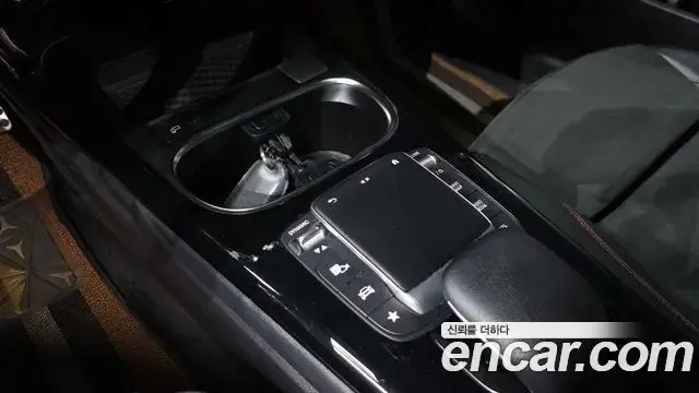 Mercedes-Benz CLA-Class 2020 — Photo 19/20