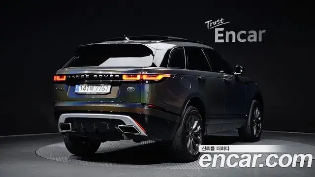 Land Rover Range Rover Velar 2021 — Фото 2/20