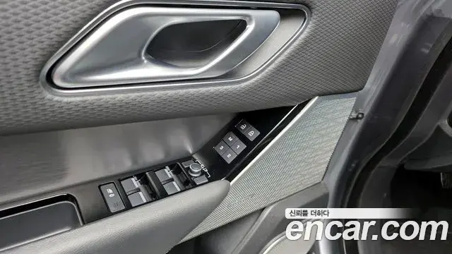 Land Rover Range Rover Velar 2021 — Фото 17/20