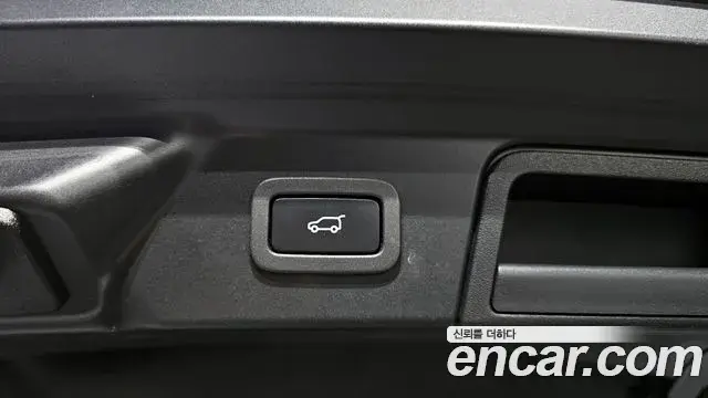 Land Rover Range Rover Velar 2021 — Фото 20/20