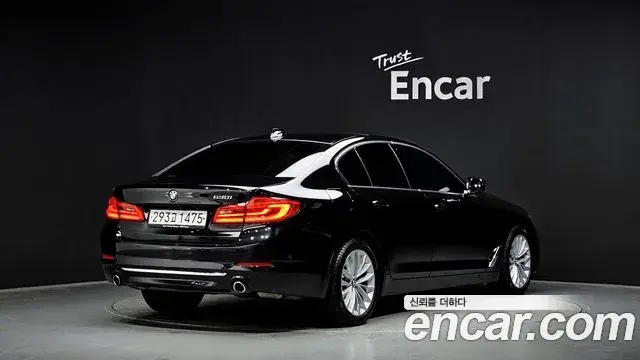 BMW 5 Series 2019 — Şəkil 19/20