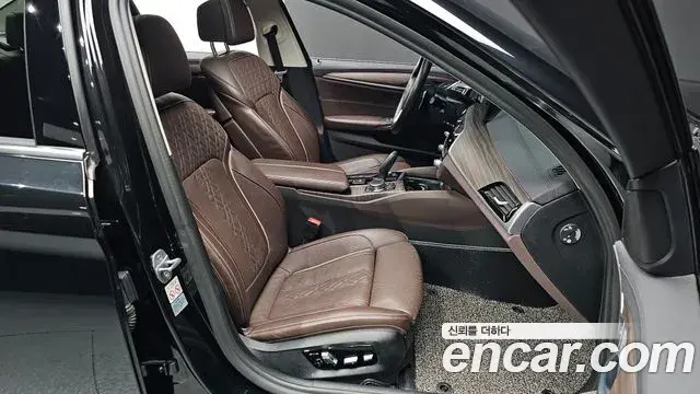 BMW 5 Series 2019 — Şəkil 6/20