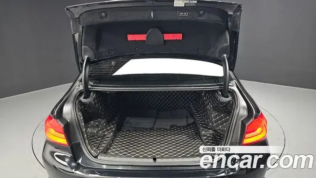 BMW 5 Series 2019 — Şəkil 3/20