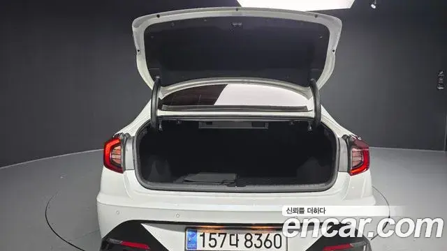Hyundai Sonata Hybrid 2021 — Şəkil 18/20