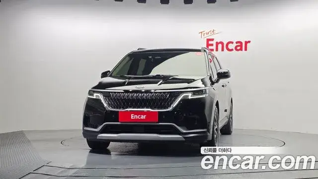 Kia Carnival 2021 — ფოტო 17/20
