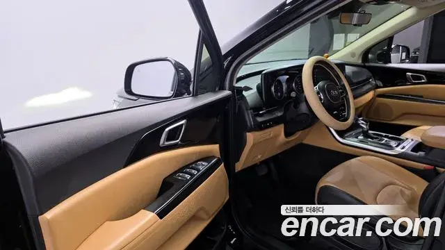 Kia Carnival 2021 — ფოტო 11/20