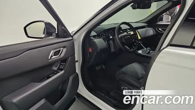 Land Rover Range Rover Velar 2024 — ფოტო 4/20