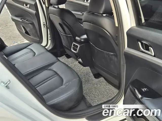 Kia K5 2024 — Şəkil 10/20