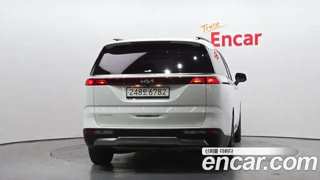 Kia Carnival 2022 — Photo 11/20