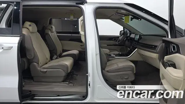 Kia Carnival 2022 — Photo 5/20