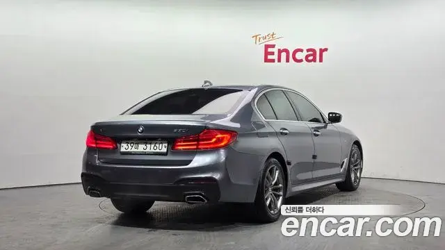 BMW 5 Series 2018 — Photo 17/20