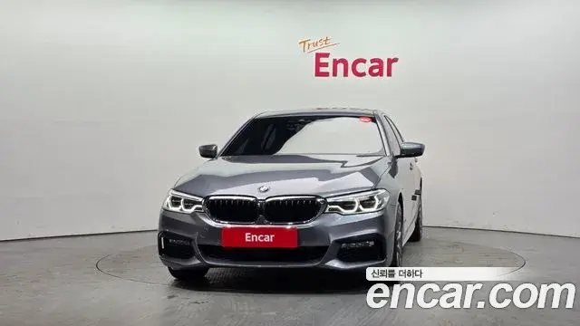 BMW 5 Series 2018 — Photo 11/20