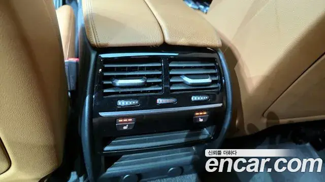 BMW 5 Series 2018 — Photo 8/20