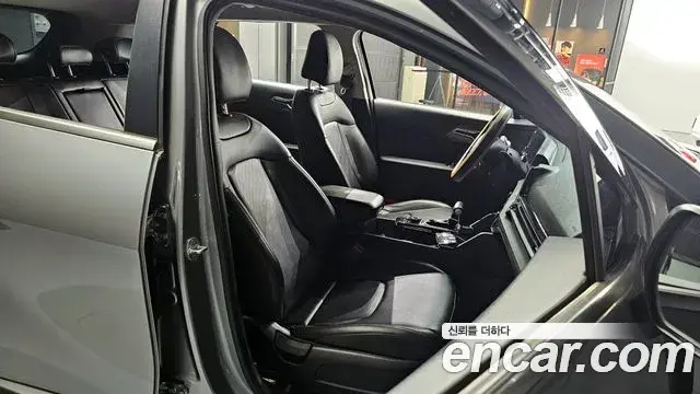 Kia Sportage 2021 — ფოტო 7/20