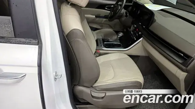Kia Carnival 2020 — Фото 12/20
