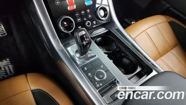 Land Rover Range Rover Sport 2019 — Photo 12/20