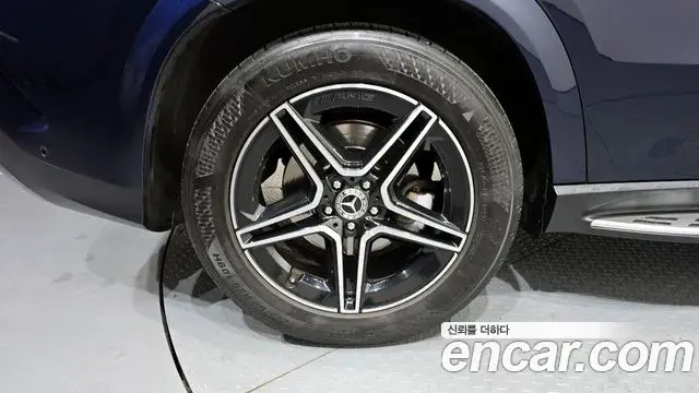 Mercedes-Benz GLE-Class 2021 — Photo 16/20