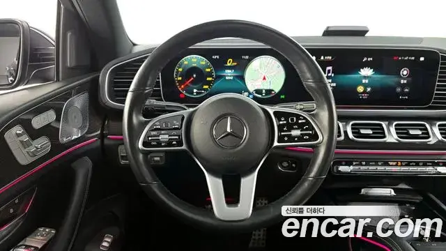 Mercedes-Benz GLE-Class 2021 — Photo 6/20