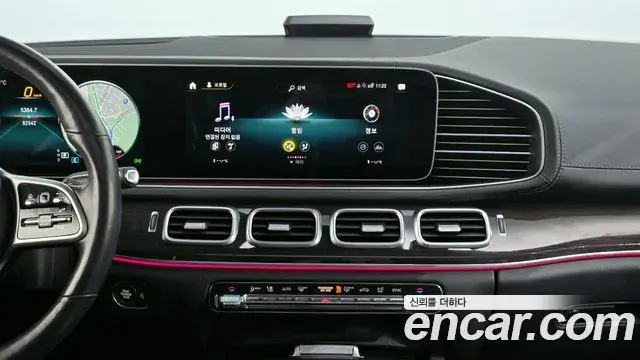 Mercedes-Benz GLE-Class 2021 — Photo 7/20