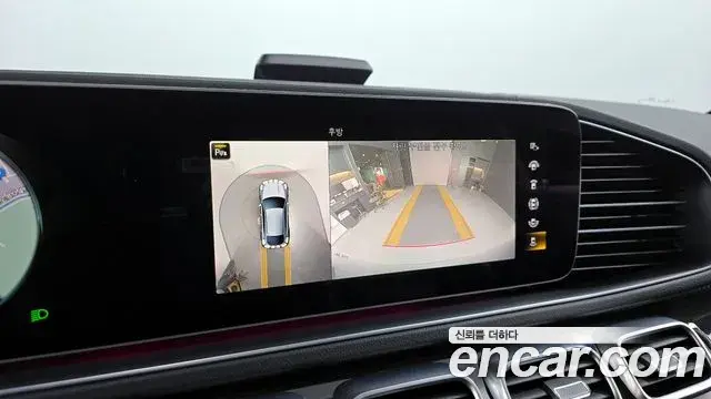 Mercedes-Benz GLE-Class 2021 — Photo 8/20