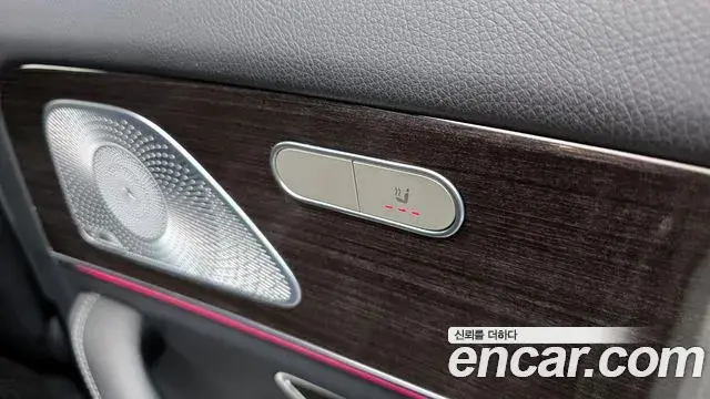 Mercedes-Benz GLE-Class 2021 — Photo 20/20