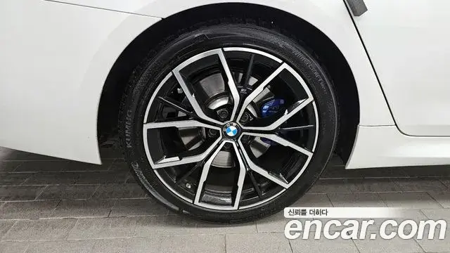 BMW 5 Series 2023 — Photo 10/20