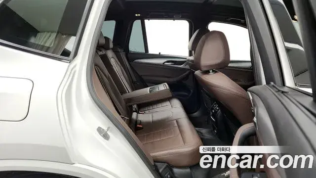 BMW X3 2021 — ფოტო 16/20