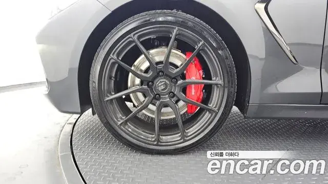 Genesis G70 2019 — Photo 9/20