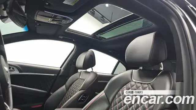 Genesis G70 2019 — Photo 13/20