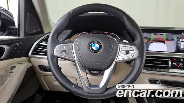 BMW X7 2020 — ფოტო 17/20